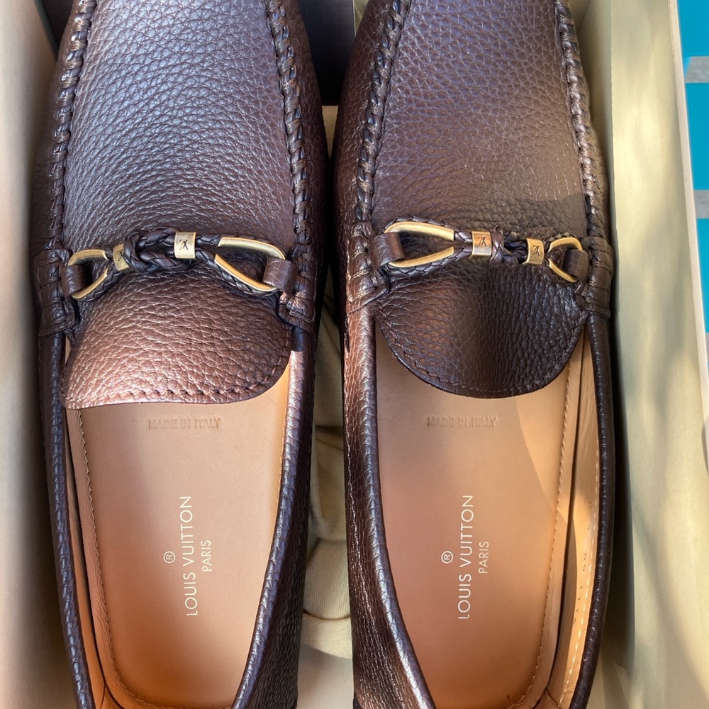 Louis Vuitton Brown Leather Loafers driving shoe with gold horsebit new